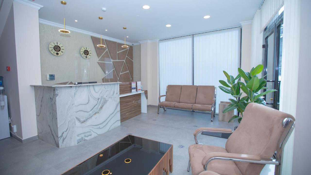 Royal Venezia Hotel Батуми Екстериор снимка